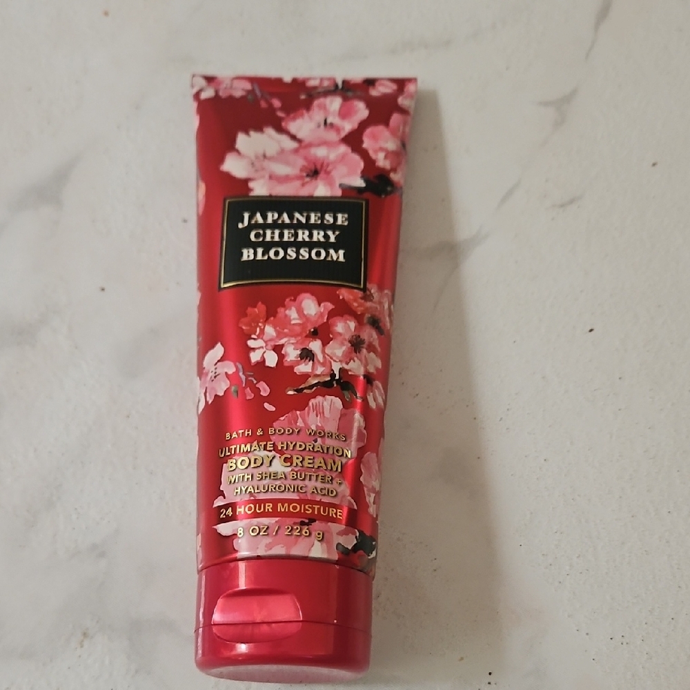 Bath & Body Works Red Japanese Cherry Blossom Body Cream